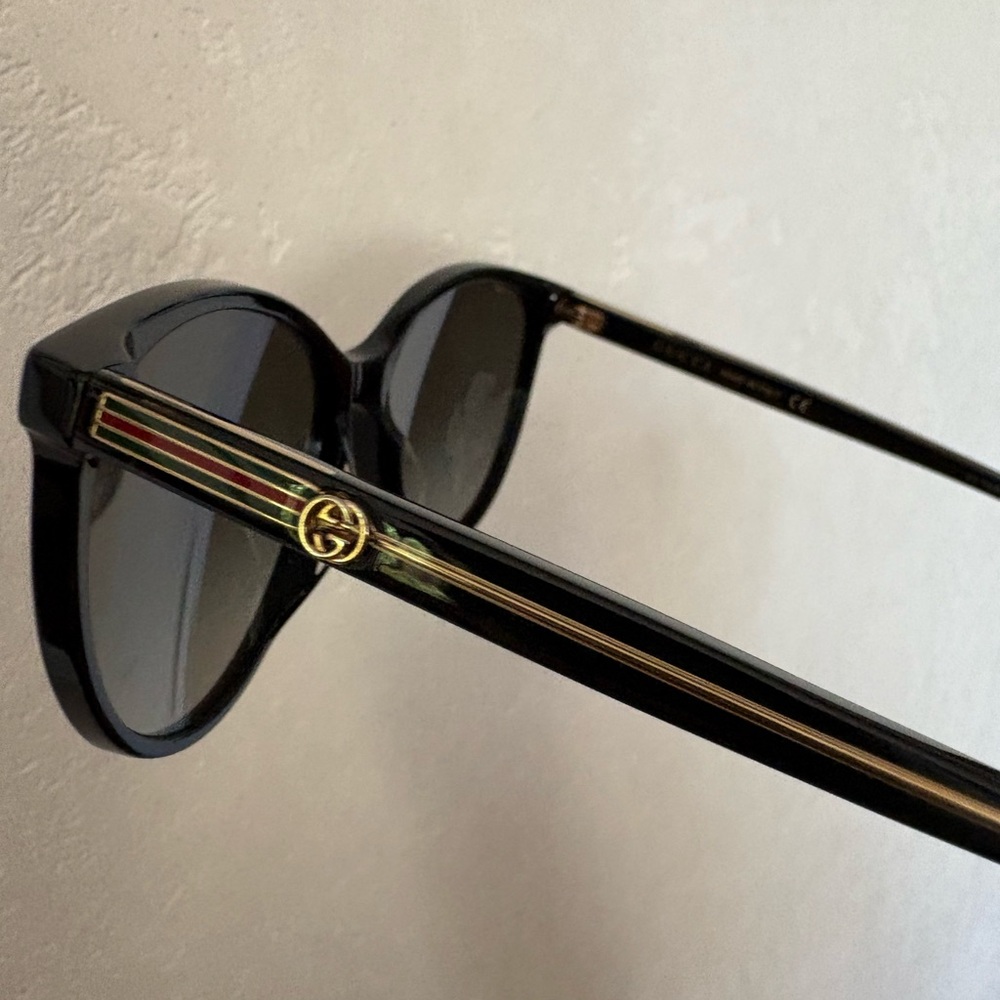 Gucci Black Cat Eye Sunglasses EUC - Picture 4 of 10